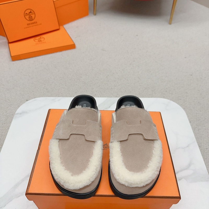 H**mes slippers